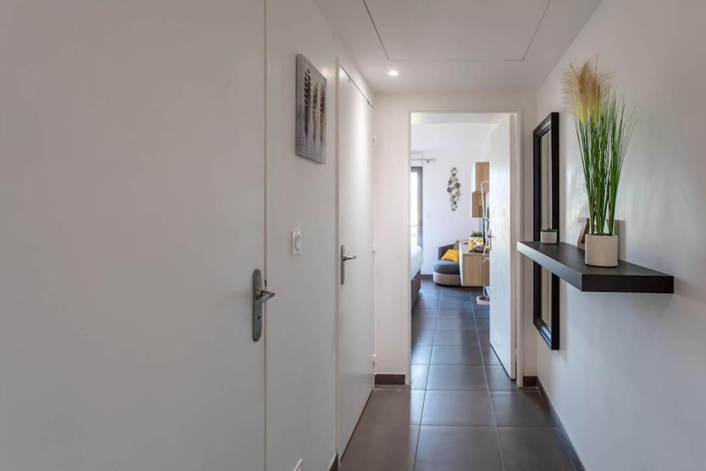 Appartement A7- 2 Bdr Sea & Mountain View - Ac, Parking, Pool & Terrace à Antibes Extérieur photo