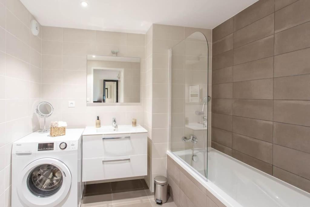 Appartement A7- 2 Bdr Sea & Mountain View - Ac, Parking, Pool & Terrace à Antibes Extérieur photo