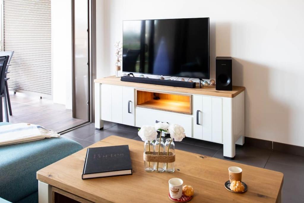 Appartement A7- 2 Bdr Sea & Mountain View - Ac, Parking, Pool & Terrace à Antibes Extérieur photo